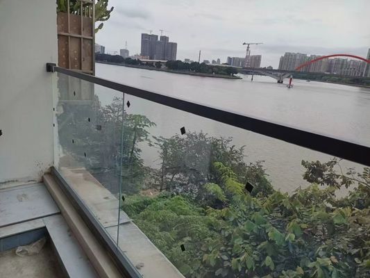 Χωρίς πλαίσιο Αλουμίνιο U Channel Glass Railing Στρογγυλό U Channel Balustrade