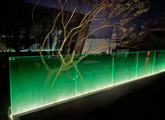 12mm σκάλα χωρίς πλαίσιο γυάλινο μπαλκόνι περίφραξη U κανάλι με φως LED