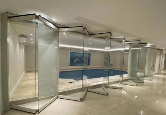 Ανθεκτικότητα σε τυφώνες Επικυκλωμένη πόρτα από σκληρό γυαλί υψηλή ασφάλεια Προσαρμόσιμο