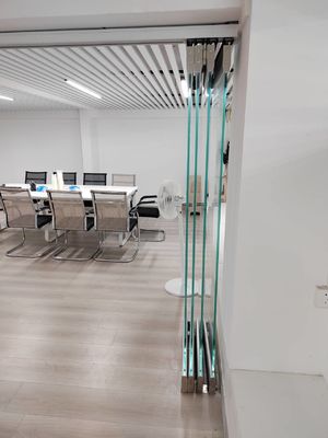 Πύλες από γυαλί εσωτερικό ανθεκτικό στη σκόνη εύκολο καθαρισμό