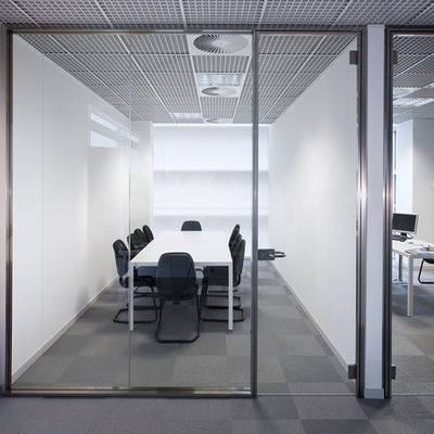 Προστασία της ιδιωτικής ζωής Εμπορικά γυάλινα διαχωριστικά προσαρμόσιμα με σύγχρονο σχεδιασμό