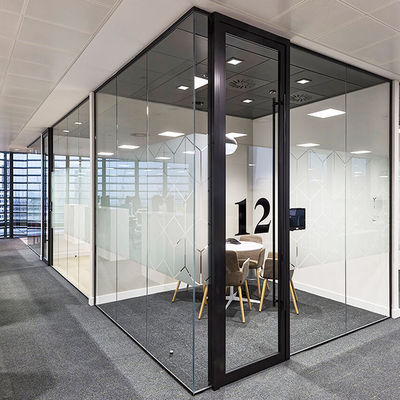 Ηχομόνωση Υπηρεσιακό γυάλινο διαχωριστικό τοίχους σκόνη επικαλυμμένο με αλουμίνιο προφίλ με πόρτα