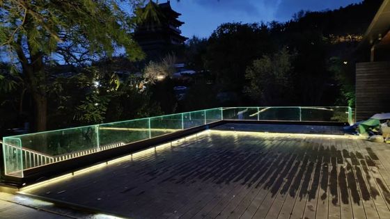 Αλουμινένιο γυάλινο μπαλουστάρι με φως LED για εξωτερικό μπαλκόνι