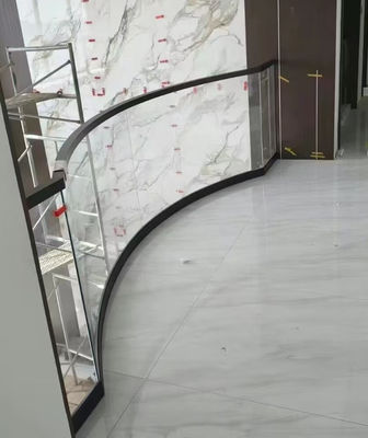 Σύνθετο Αλουμίνιο U Channel Glass Railing Αλεξίσφαιρο Αλουμίνιο Glass Balustrade