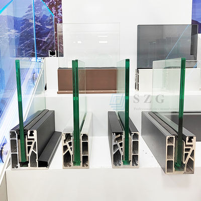 Δέκα Χωρίς Πλαισίωμα U Channel Glass Railing Powder Coating για κατοικίες