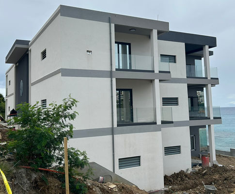 Μαύρο αλουμινένιο κάγκελο από γυαλί U Channel Σταθερό αλουμινένιο κάγκελο από γυαλί