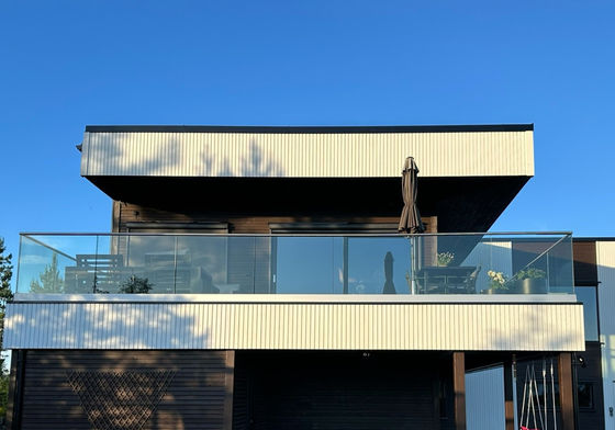 LED Φως Γυαλί Μπαλουστάρα Αλουμίνιο Σύγχρονα σχέδια περίφραξης Χωρίς πλαίσιο Χαρακτηρισμένο γυαλί Εξωτερικό μπαλκόνι περίφραξη