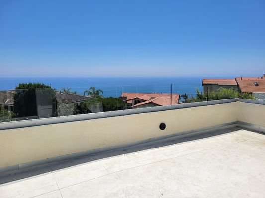 SGCC Υπερίσβεστο γυαλί U Channel Glass Balustrade Σταθερή δομή Φως LED