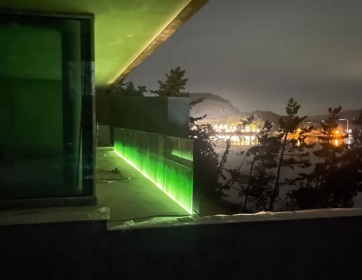 12mm σκάλα χωρίς πλαίσιο γυάλινο μπαλκόνι περίφραξη U κανάλι με φως LED