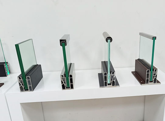 Αλουμινίου U Channel Glass Balustrade Ανθεκτικός στον καιρό για εξωτερικούς χώρους