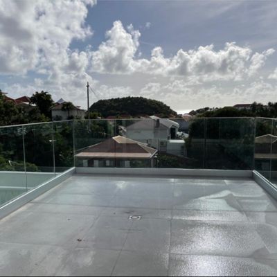 Ανοικτή θέαση χωρίς πλαίσιο γυαλί U Channel Railing με φώτα LED και εγγύηση άνω των 5 ετών