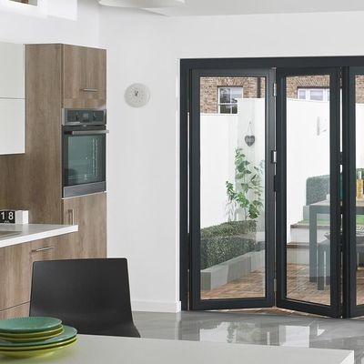 Επενεργοποιημένα Παράθυρα από Αλουμίνιο και Χρυσό Ξύλο για Κέντρα Συνεδρίων