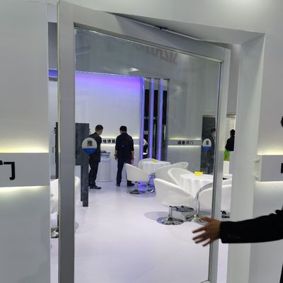 Φρέμα από κράμα αλουμινίου Luxury Design Λαμιναρισμένο Χαρακτηρισμένο Γυαλί Πύργο μπροστινής πόρτας σε εξατομικευμένα μεγέθη για μονό και διπλό τύπο γυαλιού