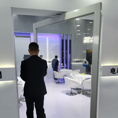 Φρέμα από κράμα αλουμινίου Luxury Design Λαμιναρισμένο Χαρακτηρισμένο Γυαλί Πύργο μπροστινής πόρτας σε εξατομικευμένα μεγέθη για μονό και διπλό τύπο γυαλιού