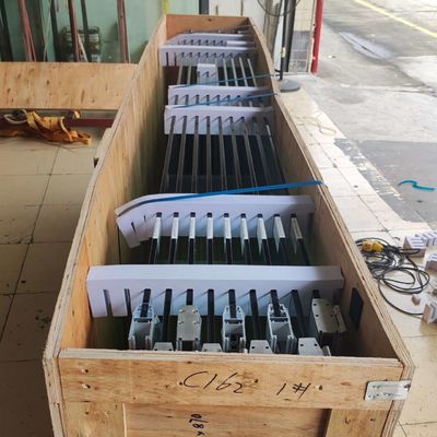 Προσαρμοσμένα μεγέθη Αλουμινίου διπλές εξωτερικές πόρτες ανθεκτική θερμική μόνωση πολλαπλών πάνελ