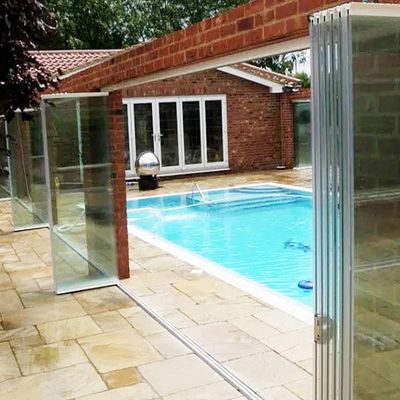 2.0mm πάχος προφίλ Αλουμίνιο Χωρίς πλαίσιο αναδιπλούμενη γυάλινη πόρτα για εσωτερικά διαχωριστικά με προσαρμόσιμο χρώμα πλαισίου