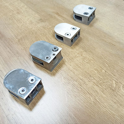 Χωρίς πλαίσιο, σκληρυμένο γυάλινο πάνελ, κιγκλίδωμα σκάλας, ρυθμιζόμενος σχεδιασμός, σφιγκτήρας λαβής τόξου, εξαρτήματα 304 316