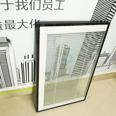 Διπλά Υαλοπίνακα Μονωμένα Πτερύγια Περσίδων Σφράγιση Παραθύρου με Ανοιγόμενο Φύλλο με Εσωτερικά Αξεσουάρ Σκίασης Μεταξύ των Κρυστάλλων