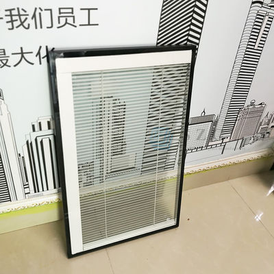 Διπλά Υαλοπίνακα Μονωμένα Πτερύγια Περσίδων Σφράγιση Παραθύρου με Ανοιγόμενο Φύλλο με Εσωτερικά Αξεσουάρ Σκίασης Μεταξύ των Κρυστάλλων